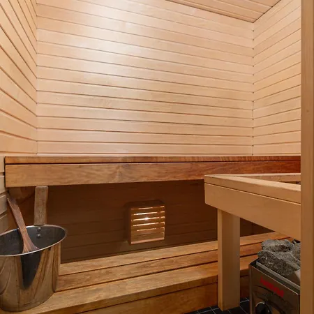 3-bedroom With Sauna And Balcony Apartman