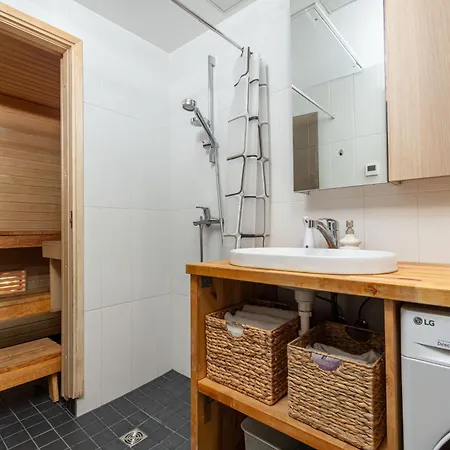 Apartman 3-bedroom With Sauna And Balcony