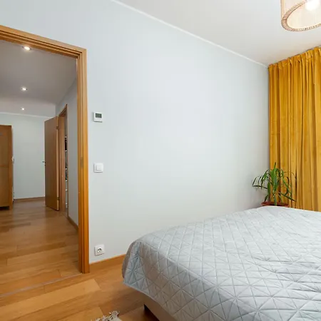 3-bedroom With Sauna And Balcony Apartman