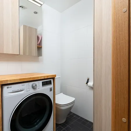 Apartman 3-bedroom With Sauna And Balcony *